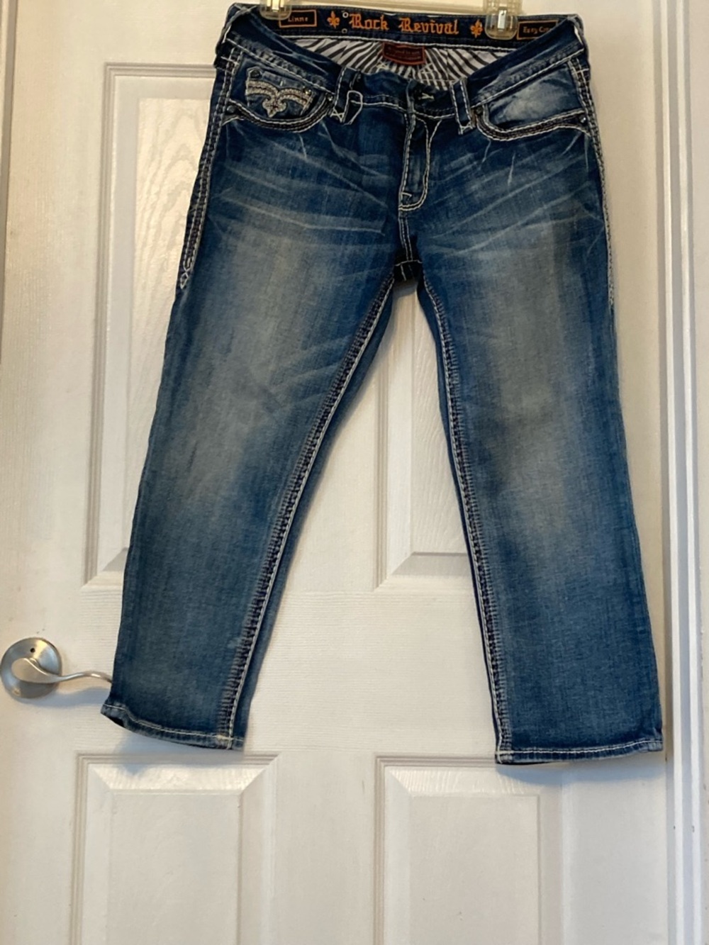 Rock Revival Washed Cropped straight Straight Jeans